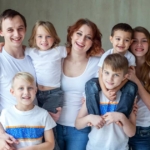 Czym różni się rodzina zastępcza od adopcyjnej